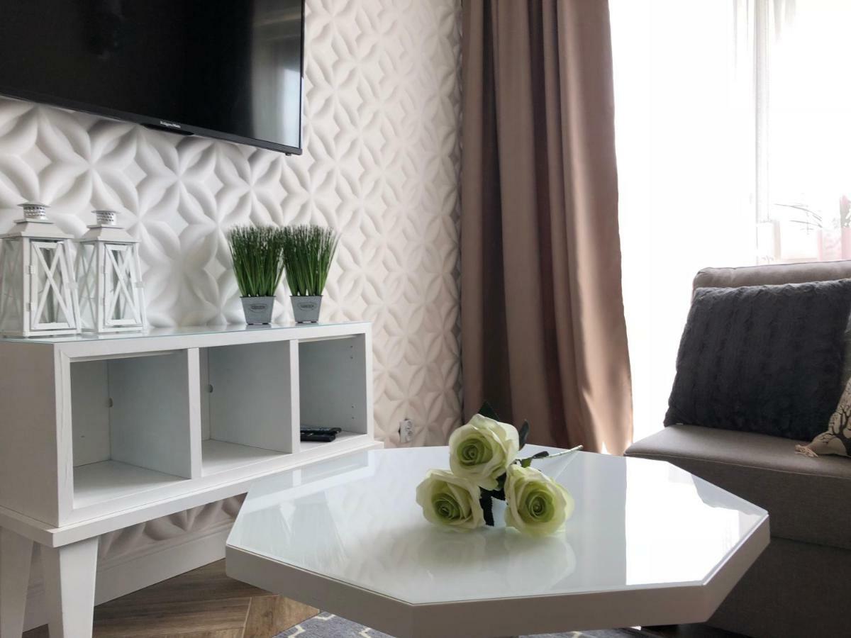 Family & Business Elegant Apartments Ul Warszawska - 2 Bedroom, Balcony, Parking Κίελτσε Εξωτερικό φωτογραφία